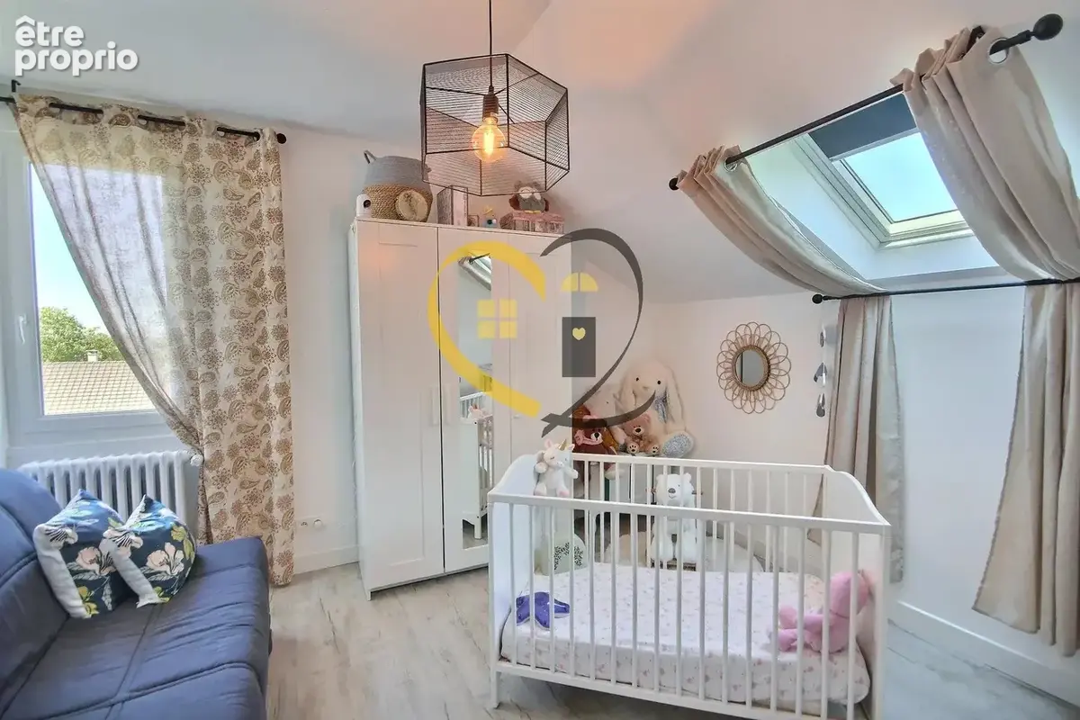 À VENDRE MAISON 122 m² et 48m² extension rénovée en 2019 à SAINT-GERMAIN-DU-PUY (18390) - photo 8