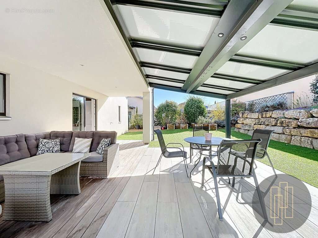 Maison à LACHASSAGNE