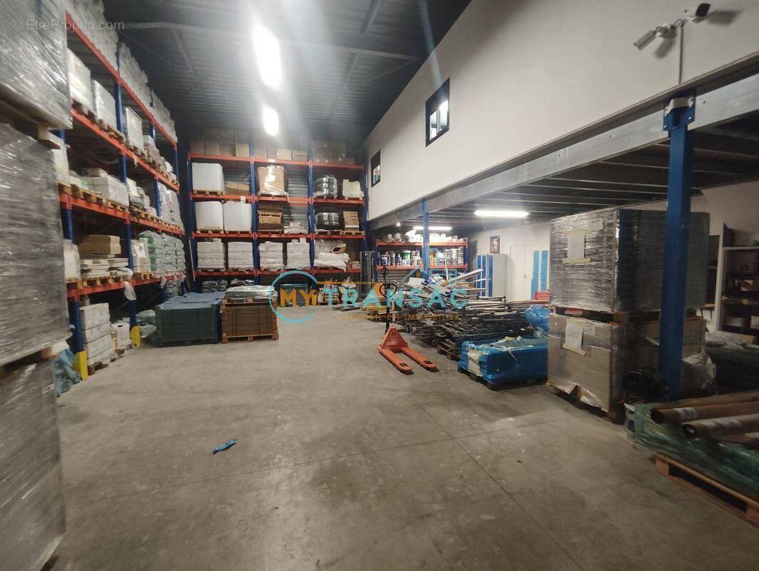 Commerce à SAVIGNY-LE-TEMPLE