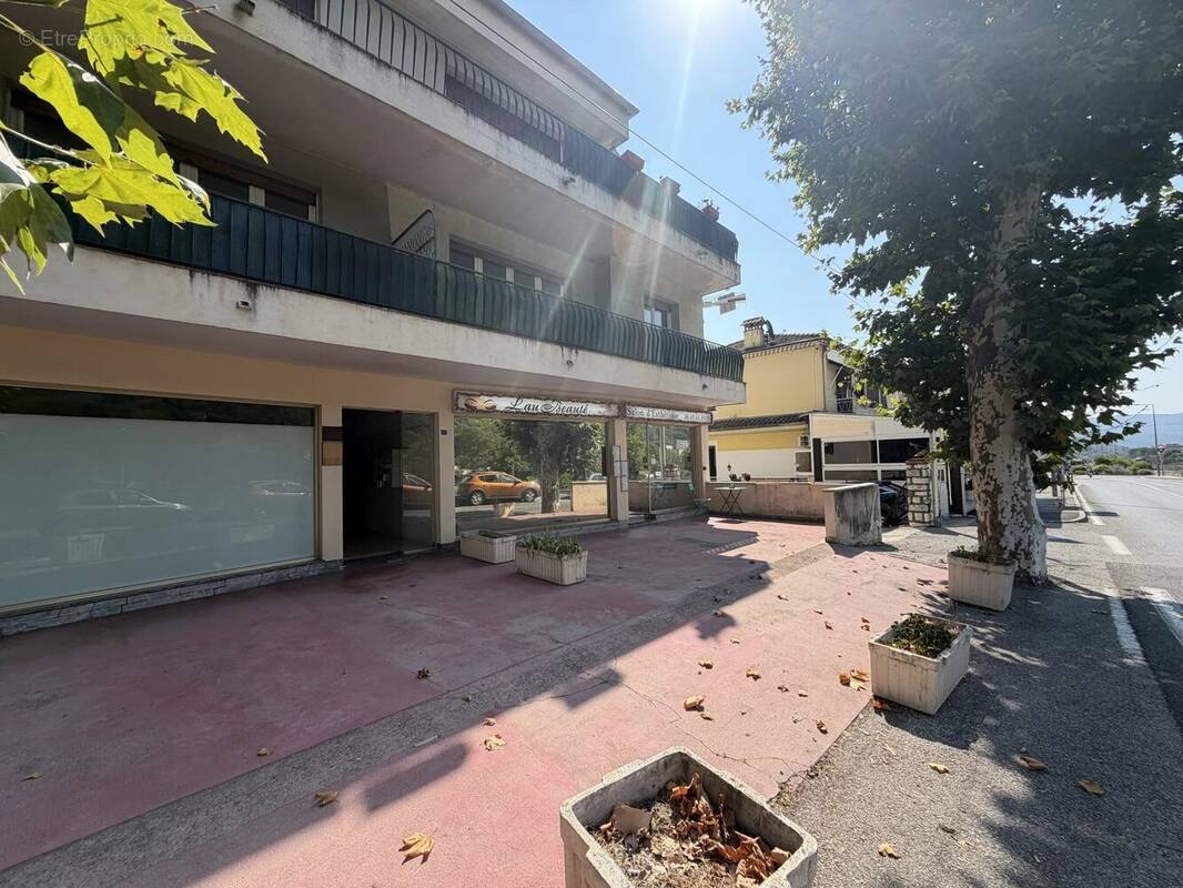 Appartement à CONTES
