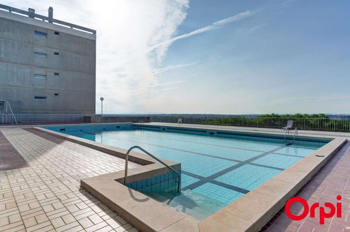 À VENDRE – Chambre avec balcon dans la prestigieuse résidence Le Petit Versailles – Caluire-et-Cuire - photo 6