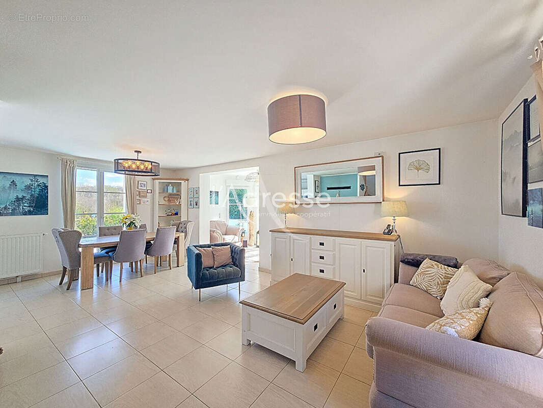 Maison à MAGNY-LE-HONGRE