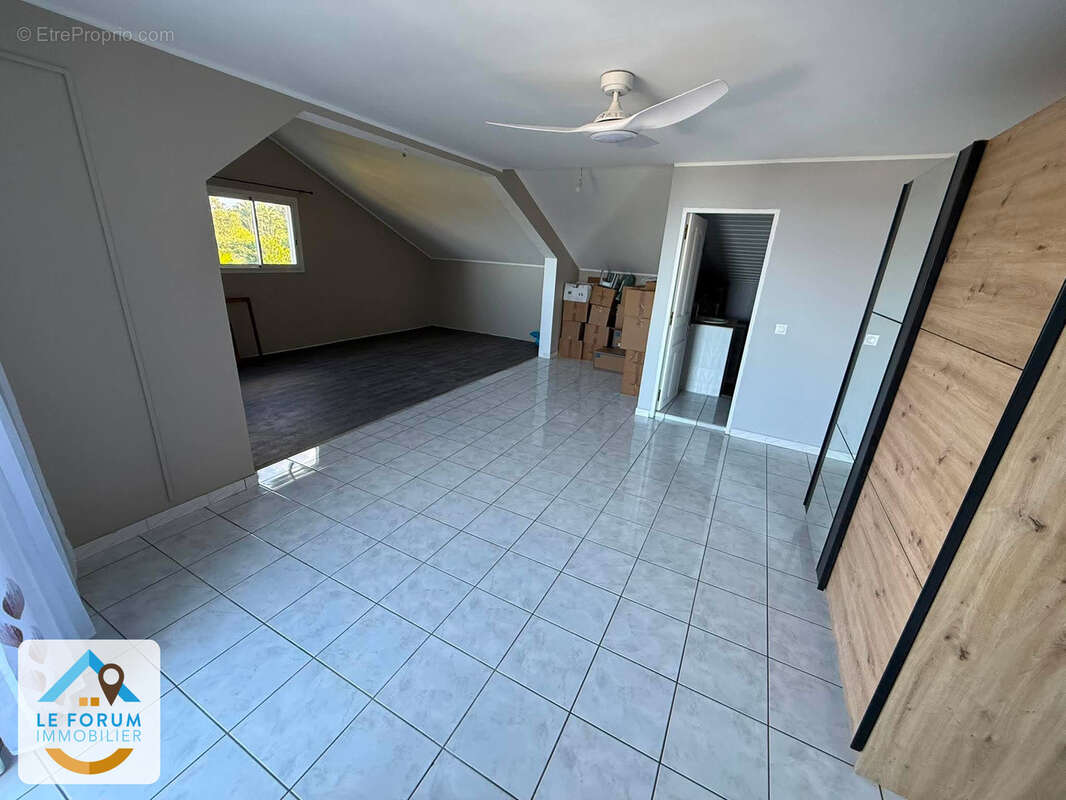 Saint pierre 97410 - villa à étage - beaux volumes - fort potentiel - belle vue - quartier calme - photo 8