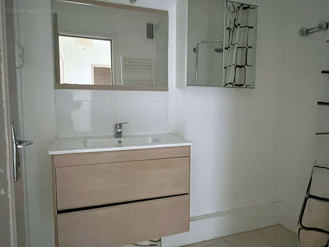 Appartement à vendre Les Prairies, Saint-Mitre Marseille 13e - T3 avec balcon, cave - photo 9