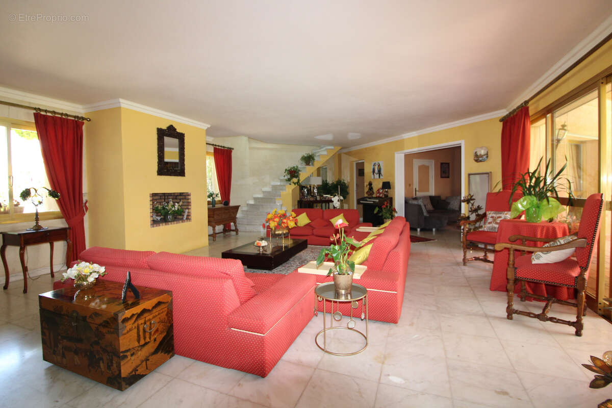 Maison à RIBAUTE-LES-TAVERNES