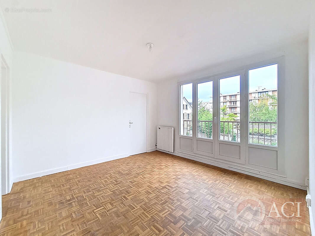 Appartement à EPINAY-SUR-SEINE