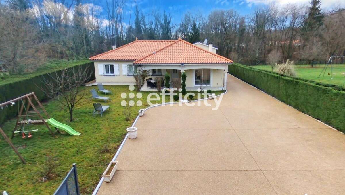Maison 128 m² à Randan  - photo 2