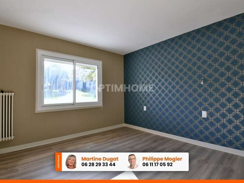 Maison à CREUZIER-LE-VIEUX