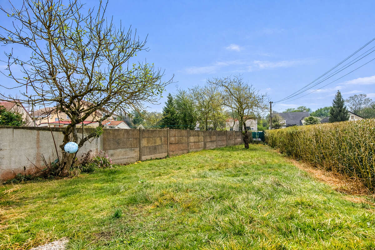 Maison à OZOIR-LA-FERRIERE