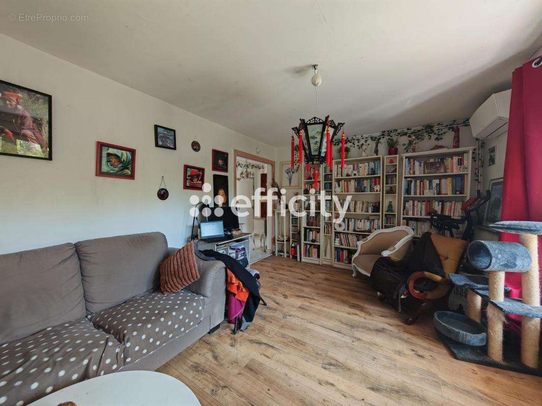 Appartement à FONTAINE