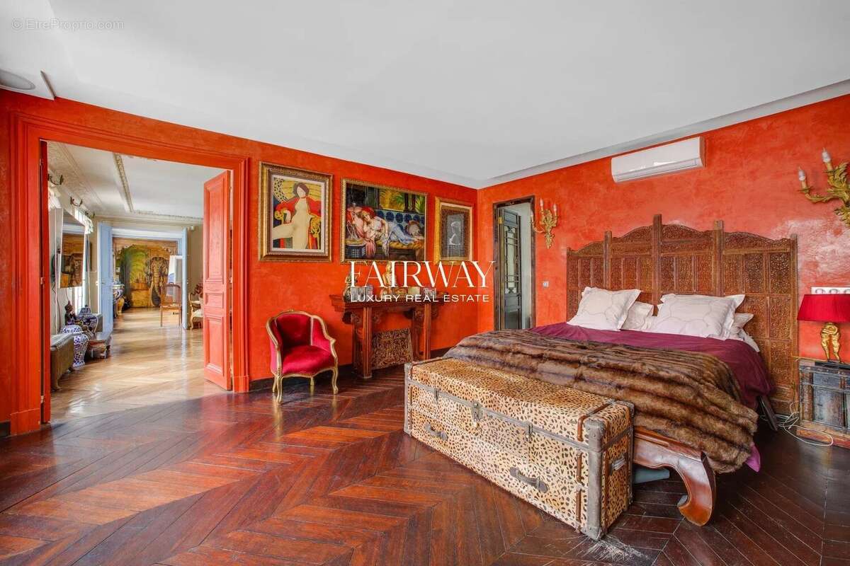 Appartement à PARIS-8E