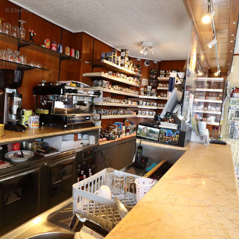 Commerce à SAINT-PIERRE-LE-MOUTIER