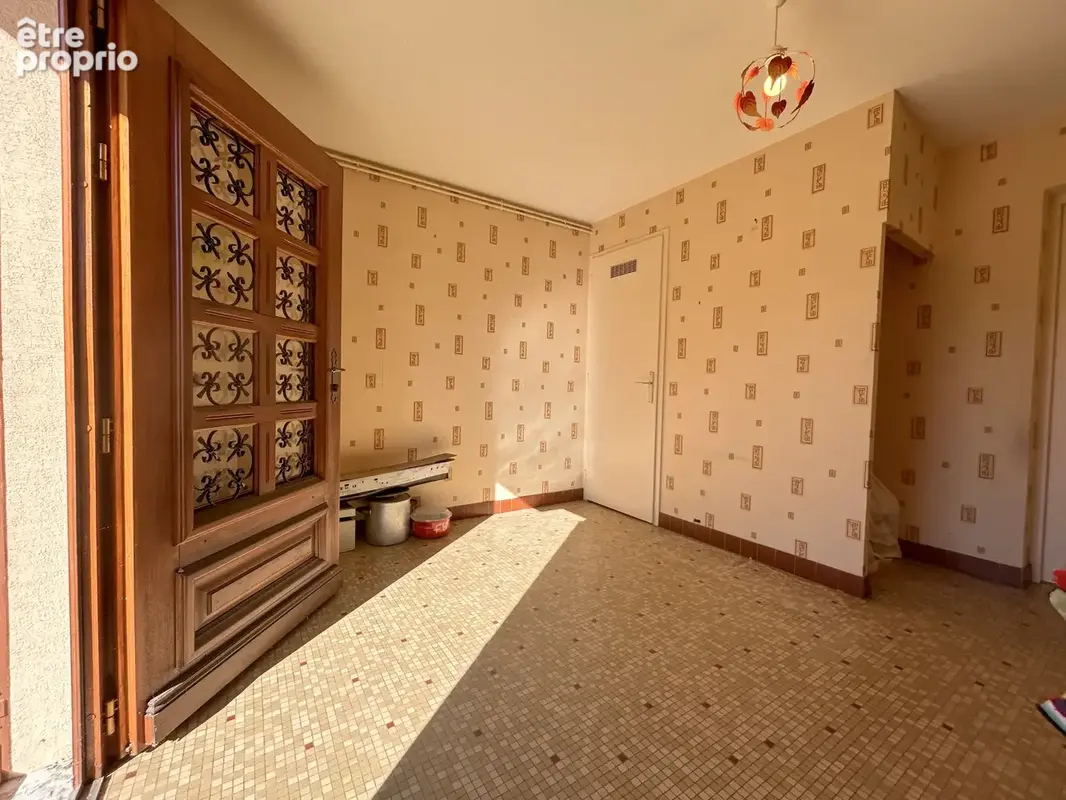 Maison élevée sur sous-sol - Commentry - photo 3