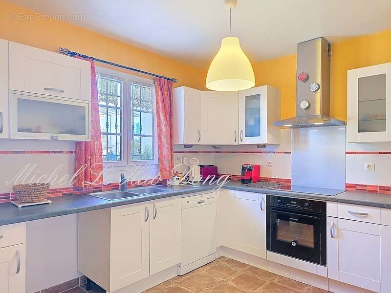 Charmante marina avec 03 chambres en duplex à vendre à Aigues-Mortes (30220) - photo 6