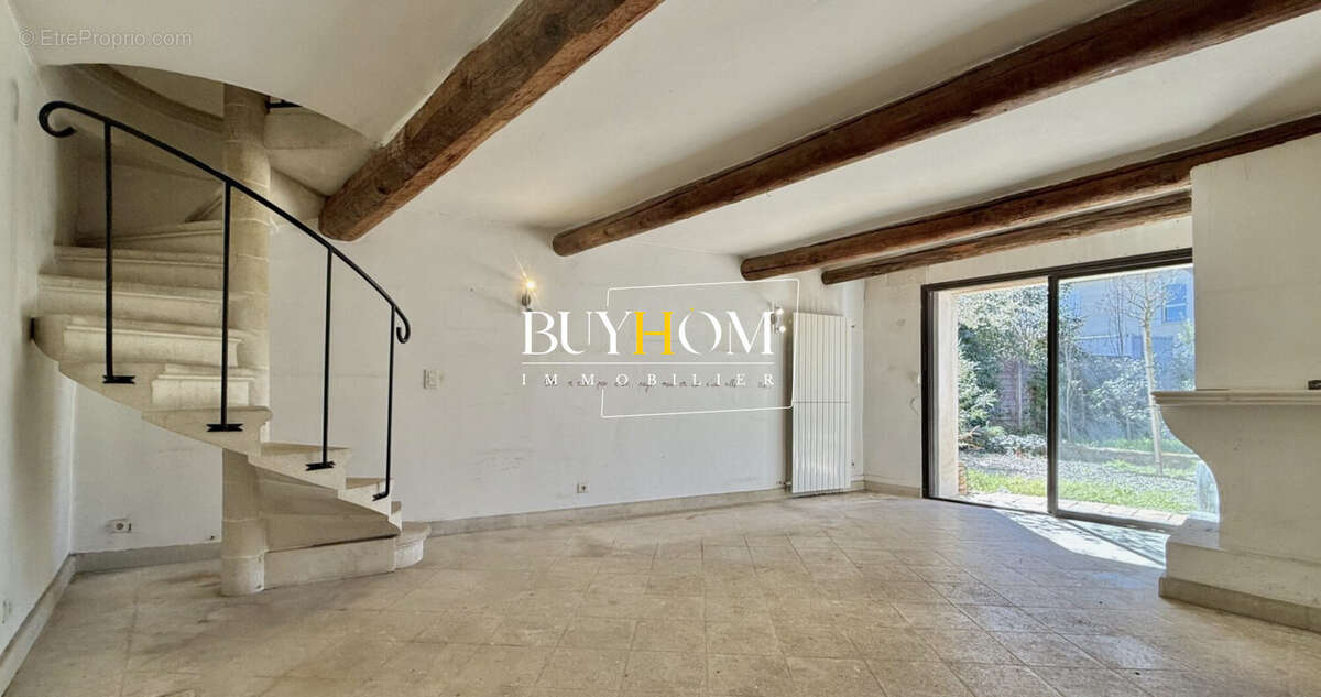 Maison à L'ISLE-SUR-LA-SORGUE