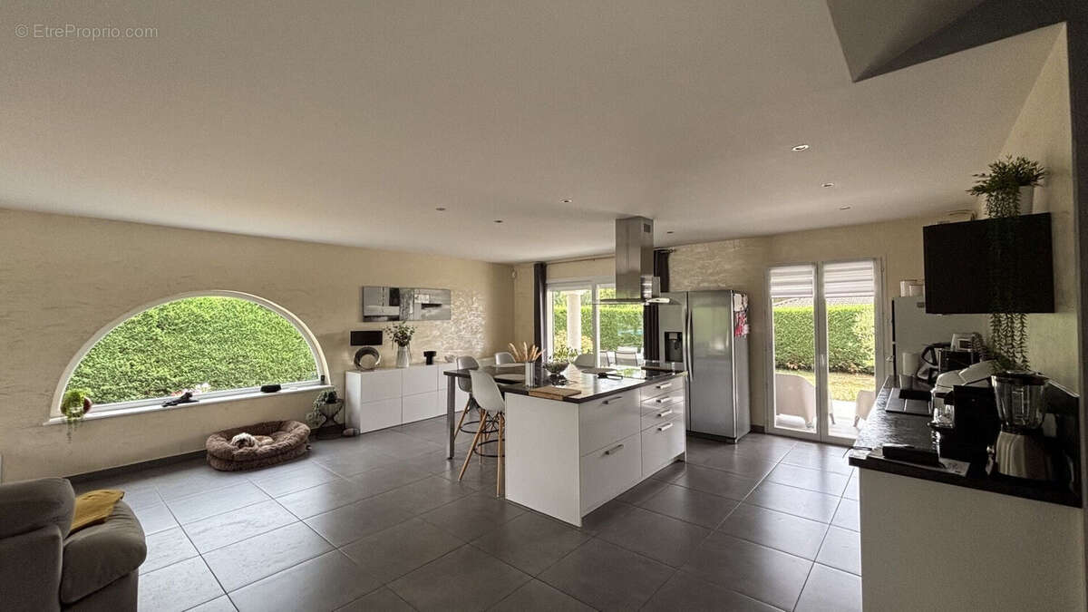 Maison 141 m² à Savigneux  - photo 5