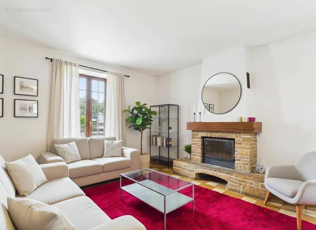 Maison à SEREZIN-DU-RHONE