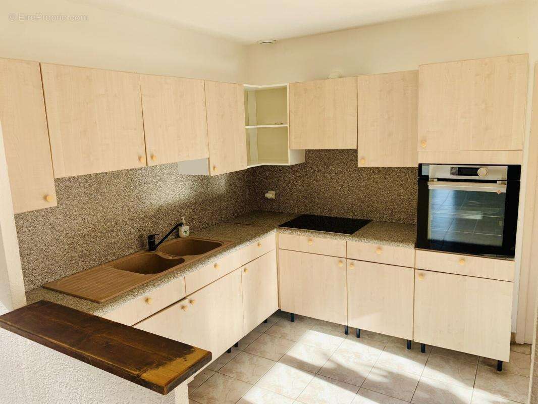 Maison à PEZILLA-LA-RIVIERE