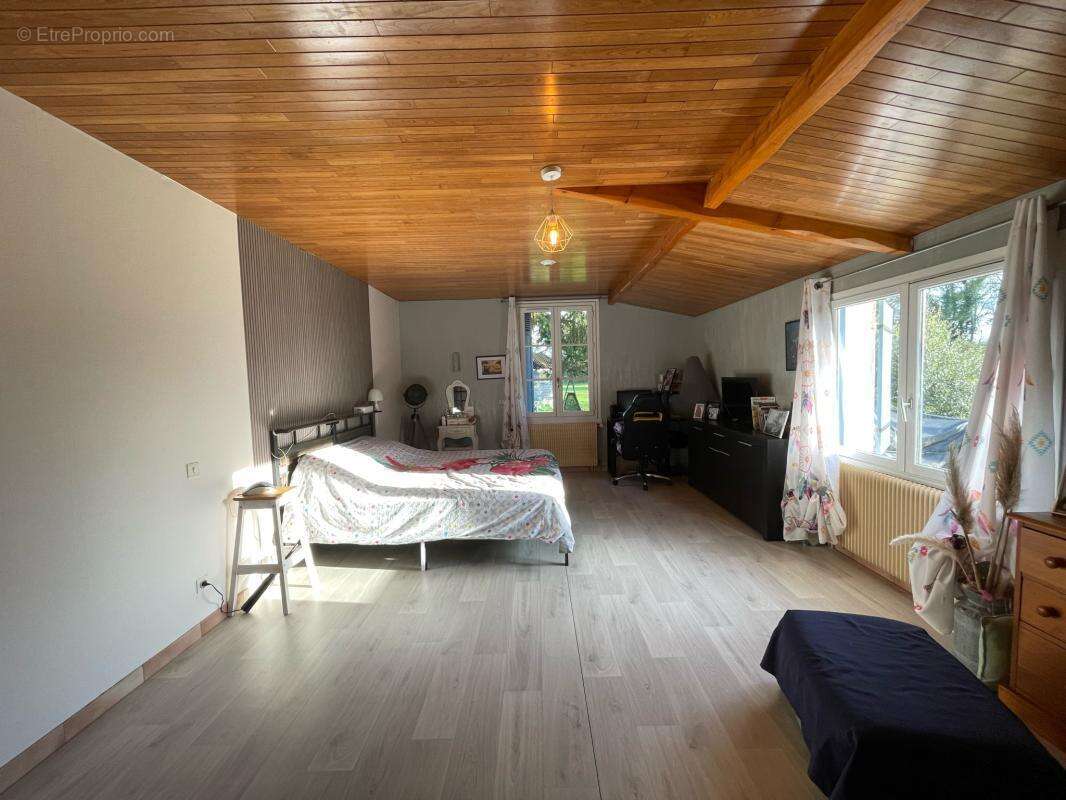 Maison à CHEF-BOUTONNE