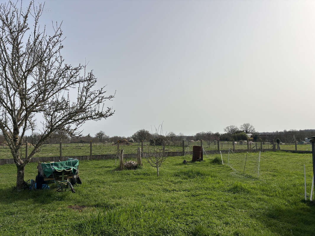 Maison à VICQ-EXEMPLET
