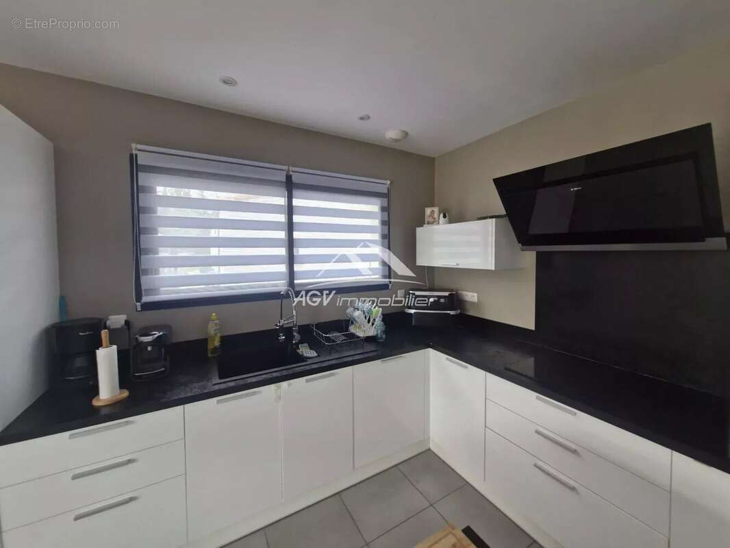 Maison à ALLEGRE-LES-FUMADES