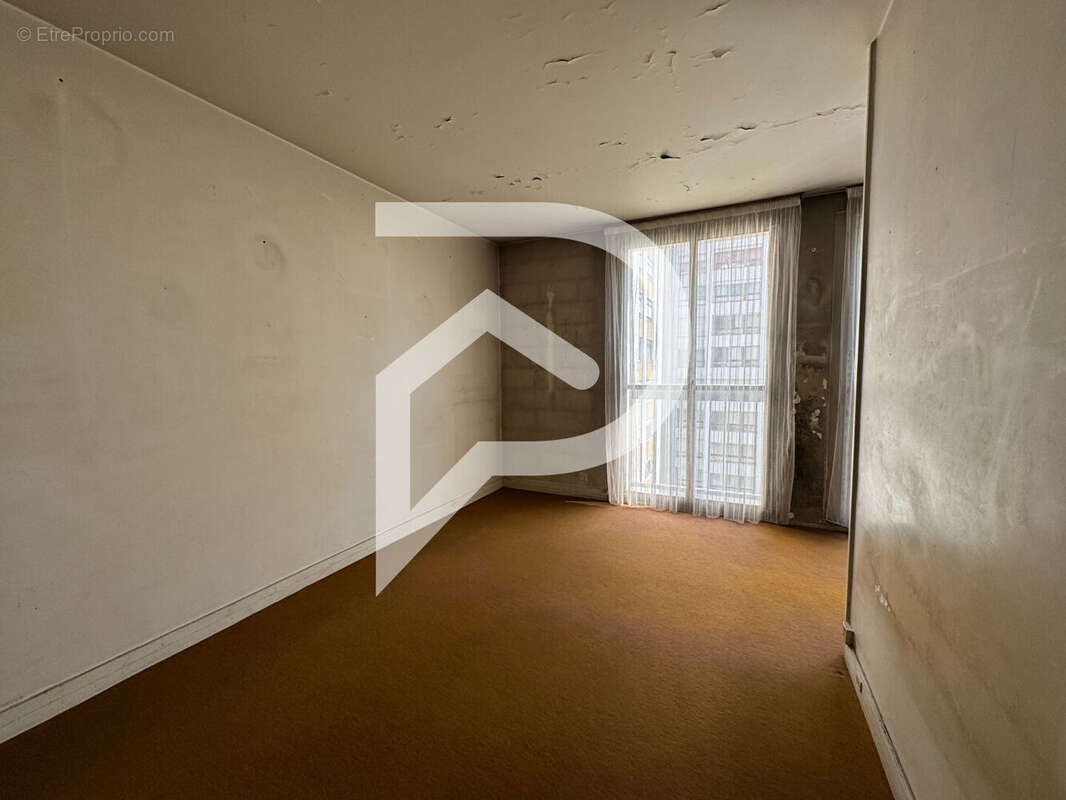 Appartement à PARIS-19E