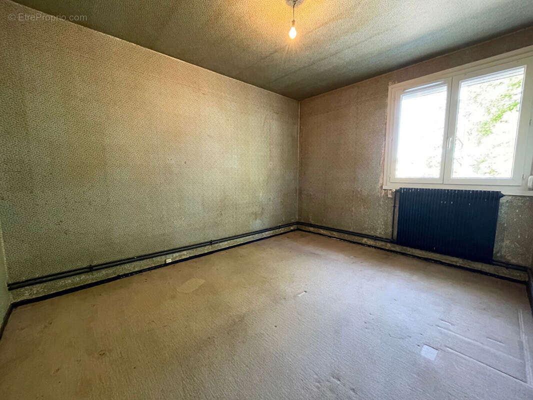Appartement à LA CHAPELLE-SAINT-MESMIN