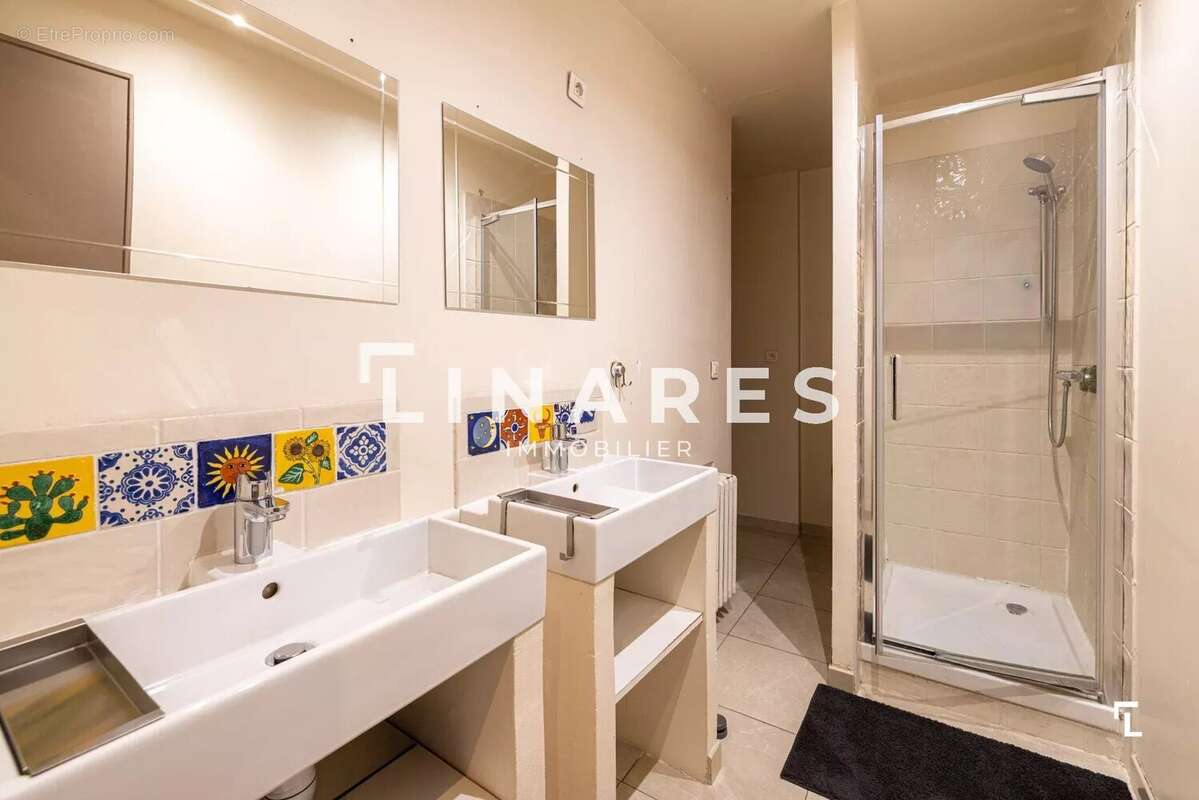 Appartement à MARSEILLE-1E