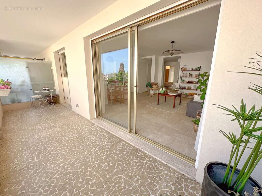 Appartement à LE CANNET