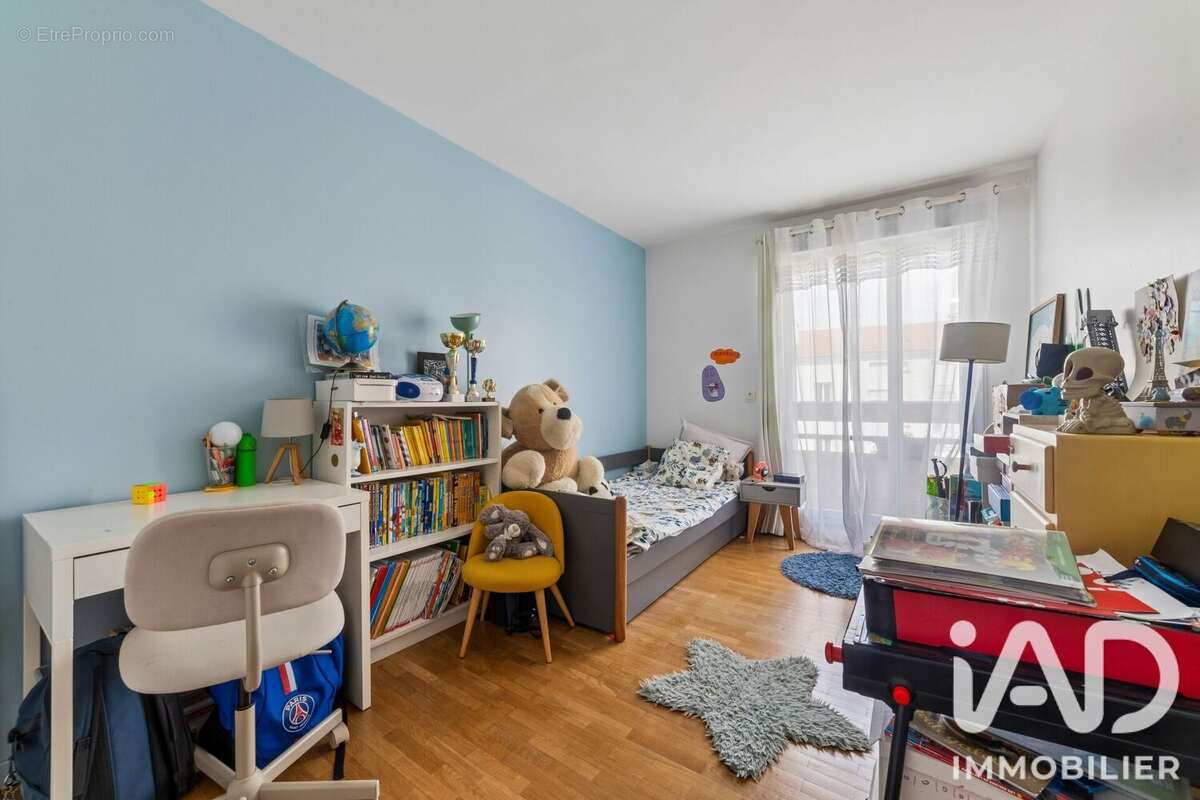Photo 8
