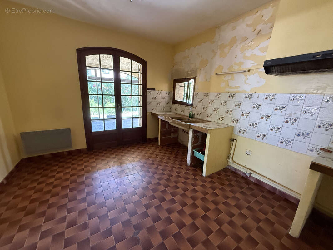 Saint-gély-du-fesc   maison familiale de 176 m2 avec piscine, double habitation et garage - photo 13