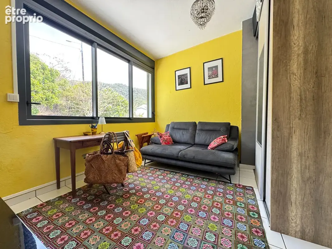 A VENDRE - Saint-Denis Bellepierre - Maison mitoyenne T6 avec varangue et vue mer - photo 12