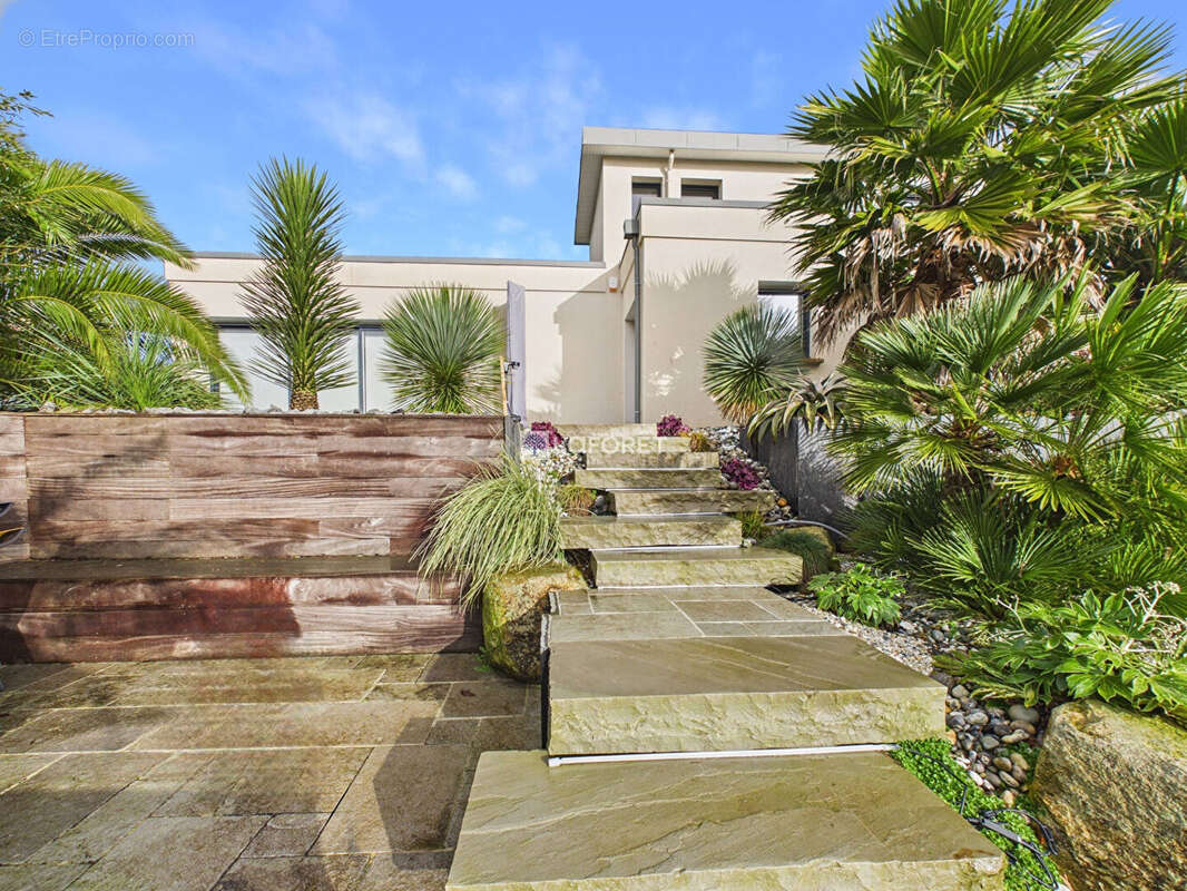 Maison à PLONEOUR-LANVERN