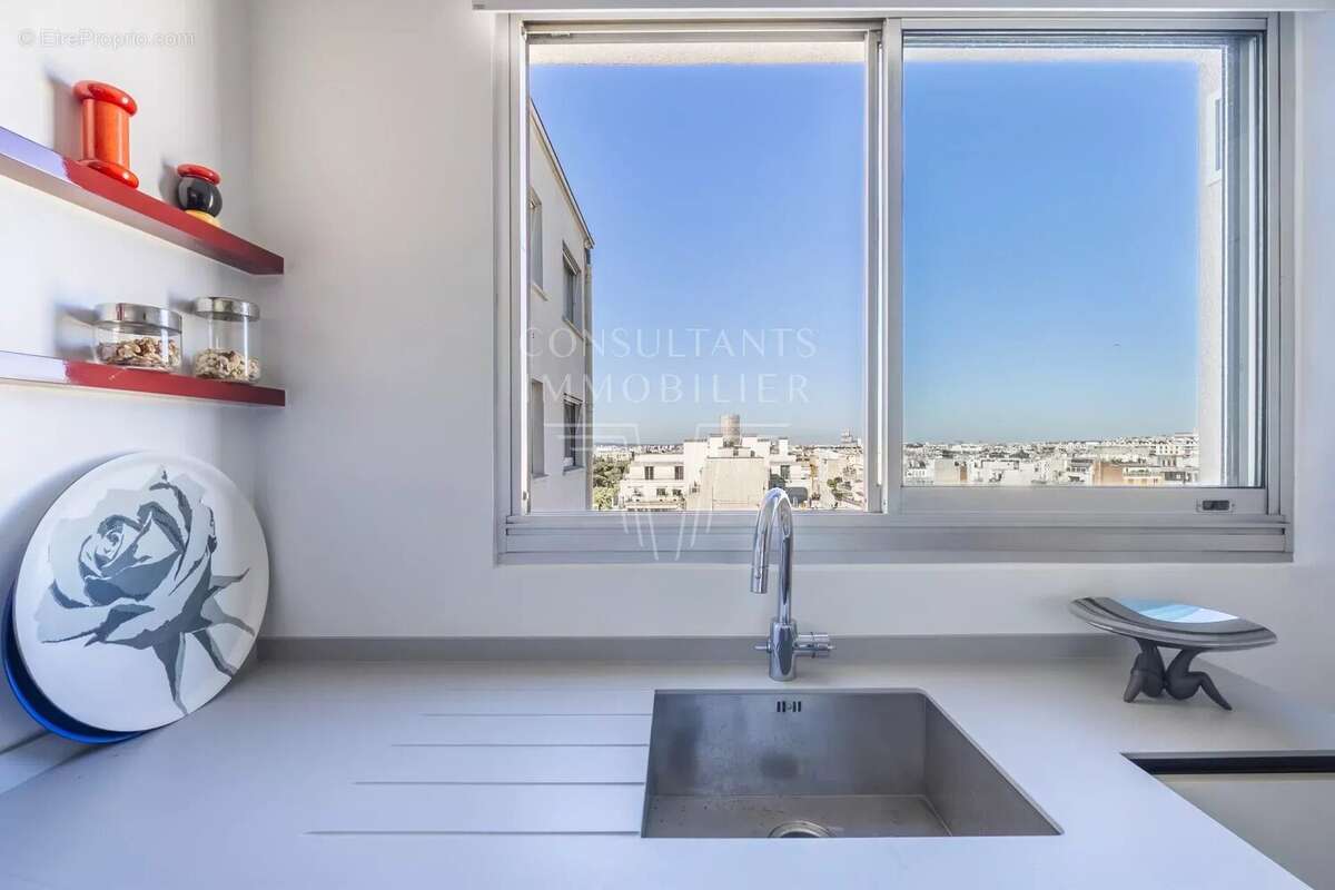 Appartement à PARIS-16E