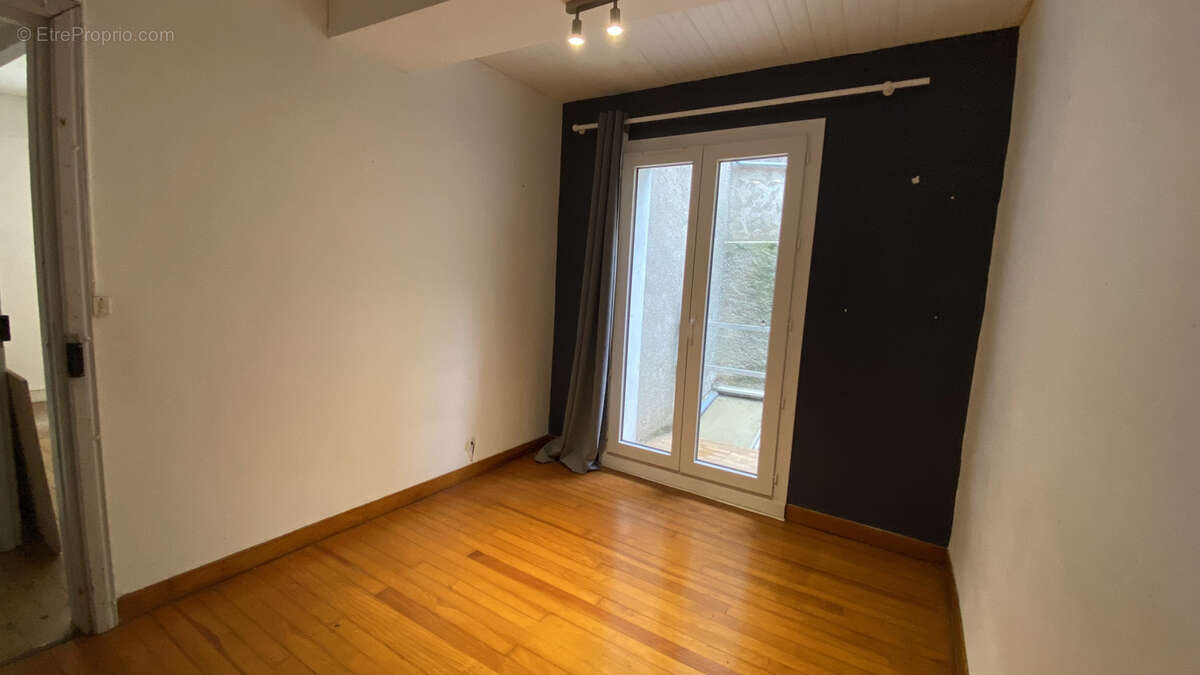 A vendre maison de village de 78 m2 avec balcon et terrasse à Caunes-Minervois - photo 9