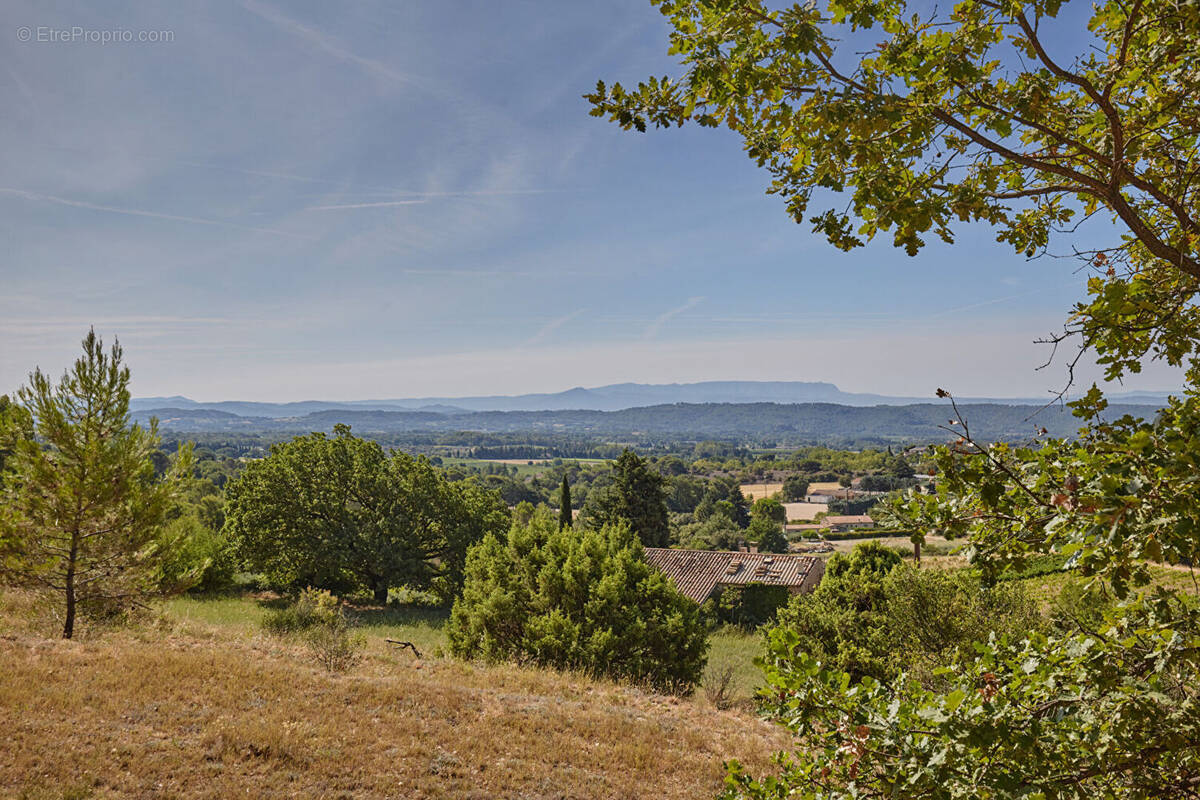 Cucuron- Vue unique, a pied du village, 95 m2 sur 8000 m2 - photo 1