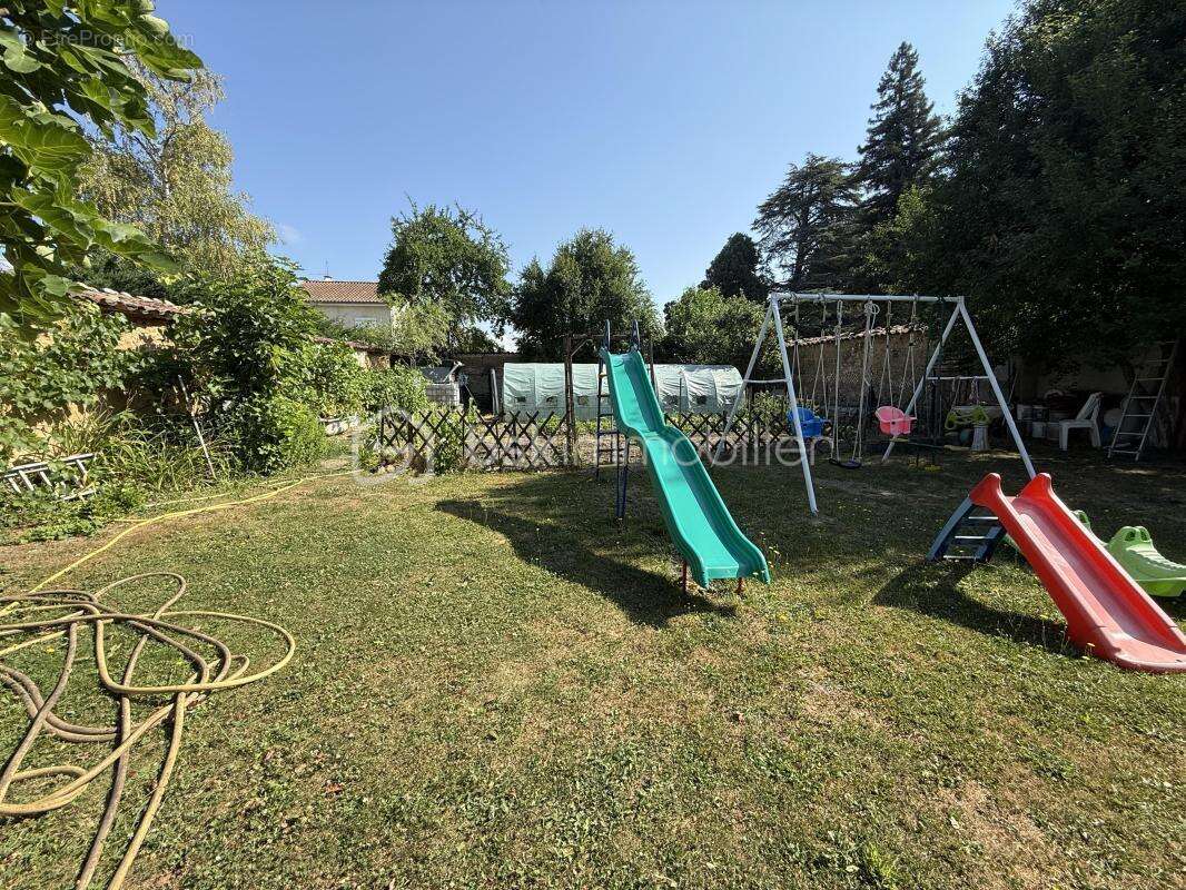 Maison avec deux appartements – Terrain 993 m² – Idéal famille, investissement ou projet locatif - photo 4