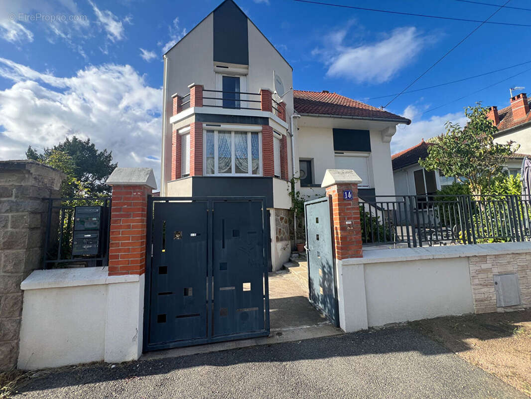 Maison à MONTLUCON