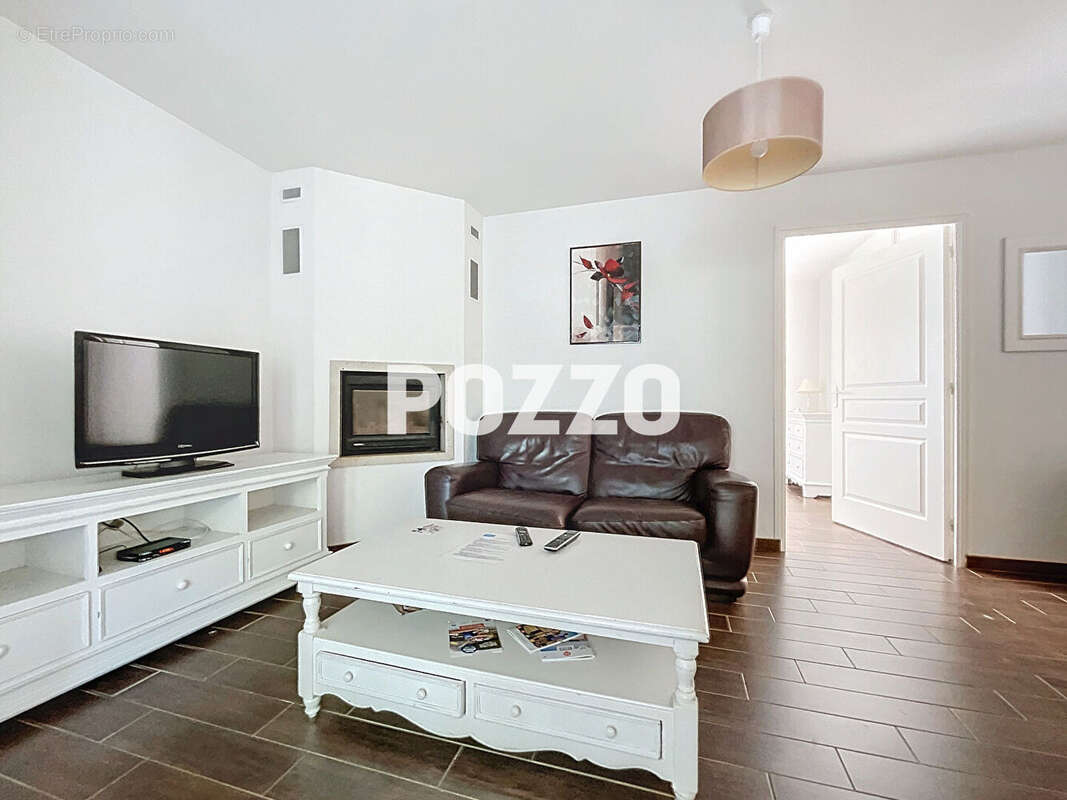 Appartement à COLLEVILLE-SUR-MER