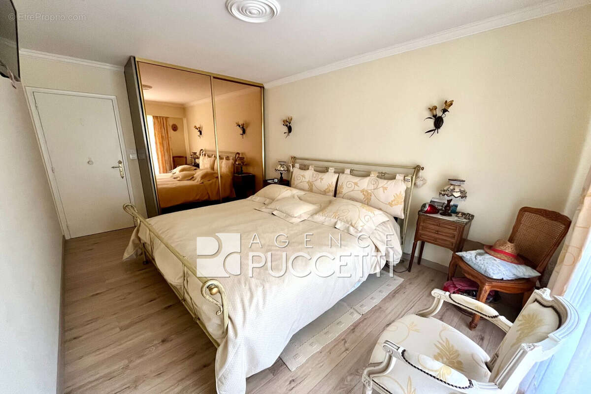 Appartement à VENCE