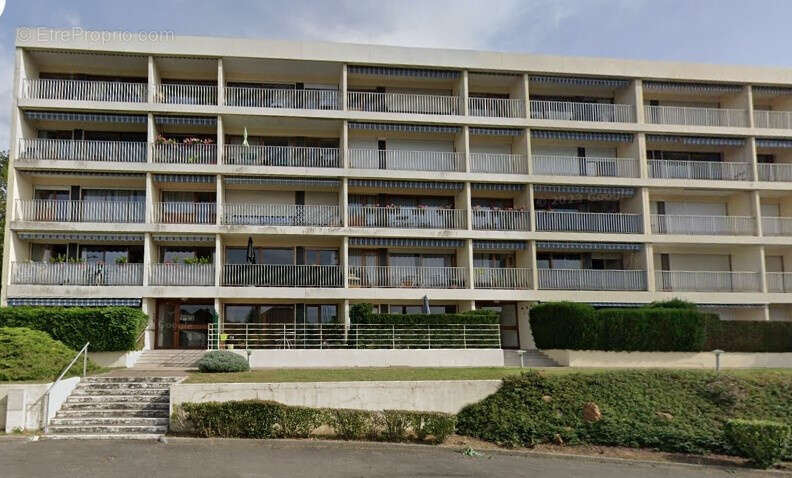 Appartement T3 de plain-pied en rez-de-jardin avec jardinet, garage et cave - photo 3