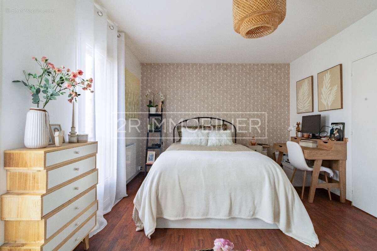 Maison à SAINT-THIBAULT-DES-VIGNES