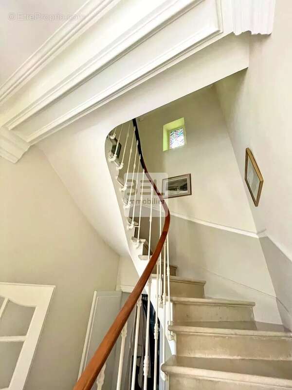 Maison à BAGNOLS-SUR-CEZE