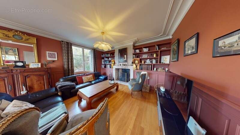 Maison à SAINT-CYR-SUR-LOIRE