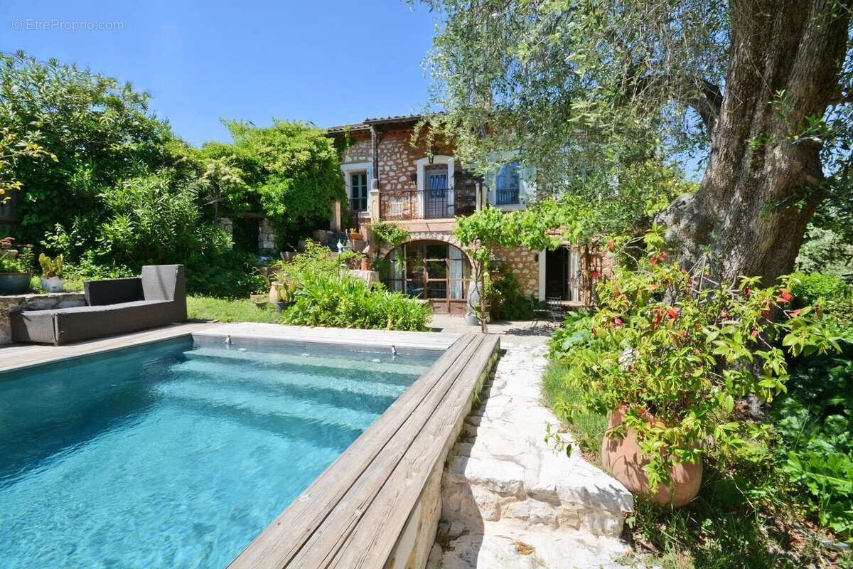Maison à ROQUEFORT-LES-PINS