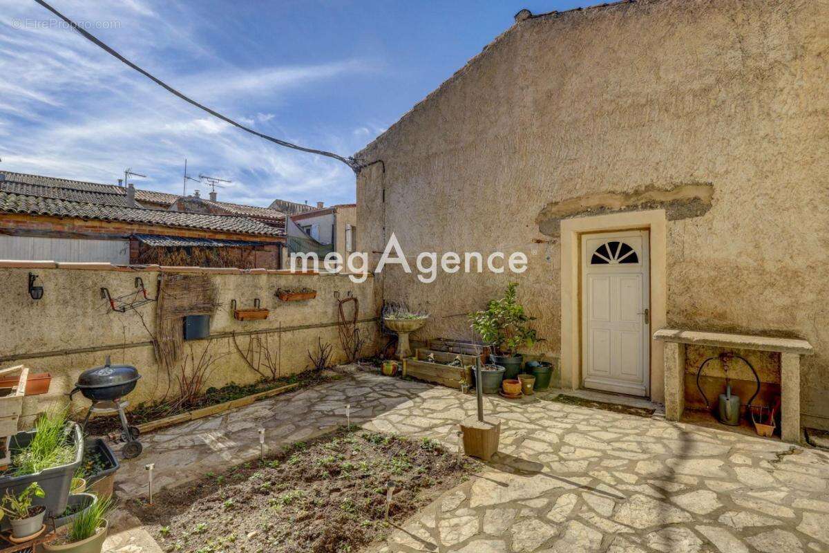 Maison à LESCURE-D'ALBIGEOIS