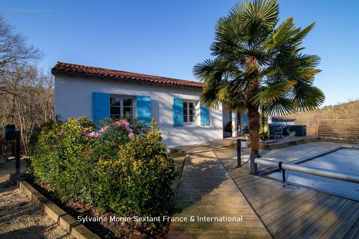 Maison à SARLIAC-SUR-L'ISLE