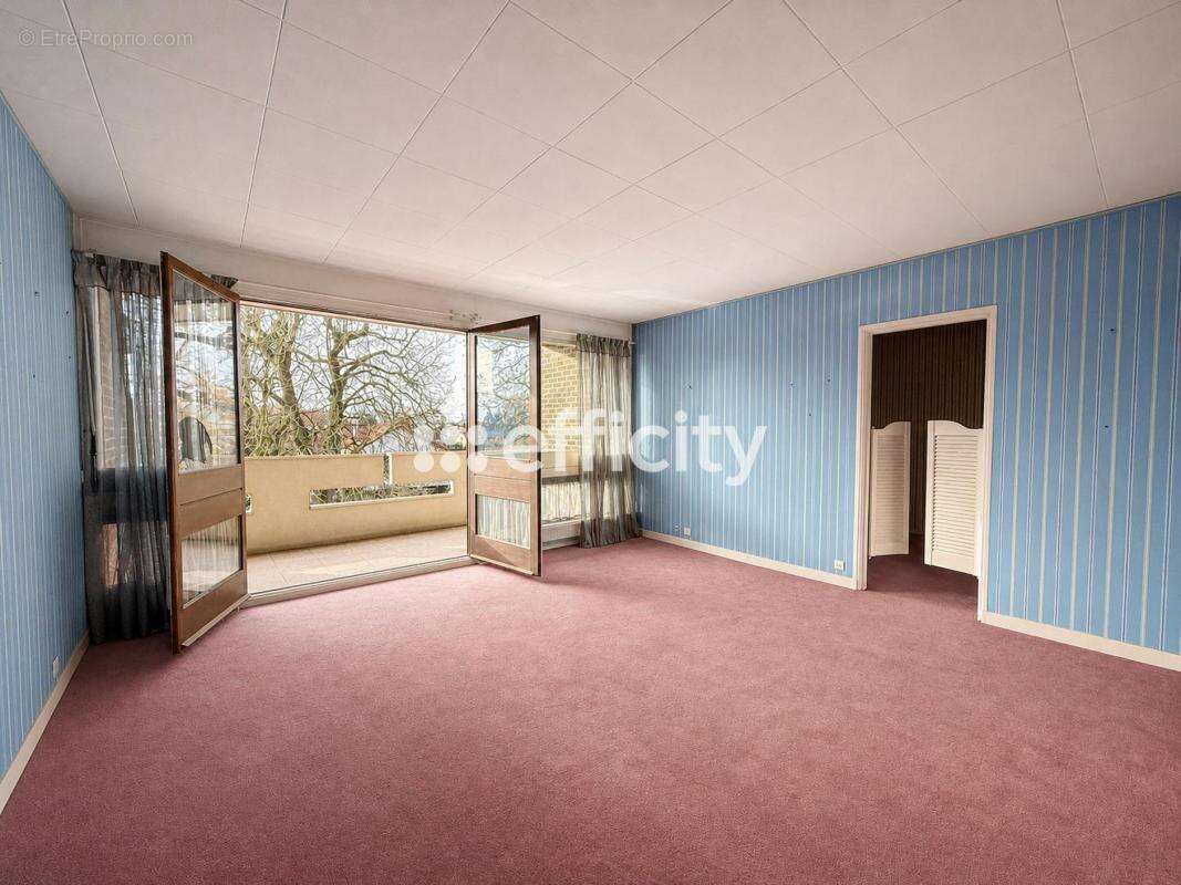 Appartement à LIMEIL-BREVANNES