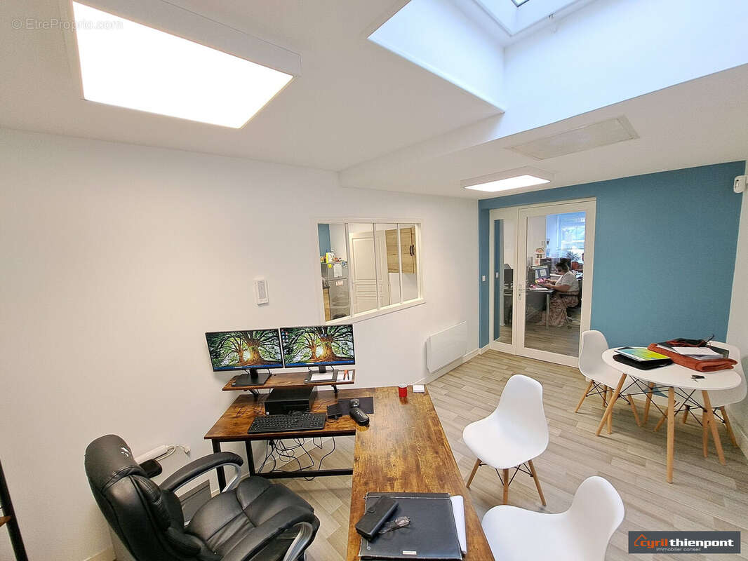 BUREAU 2 REZ DE CHAUSSEE - Appartement à ABBEVILLE