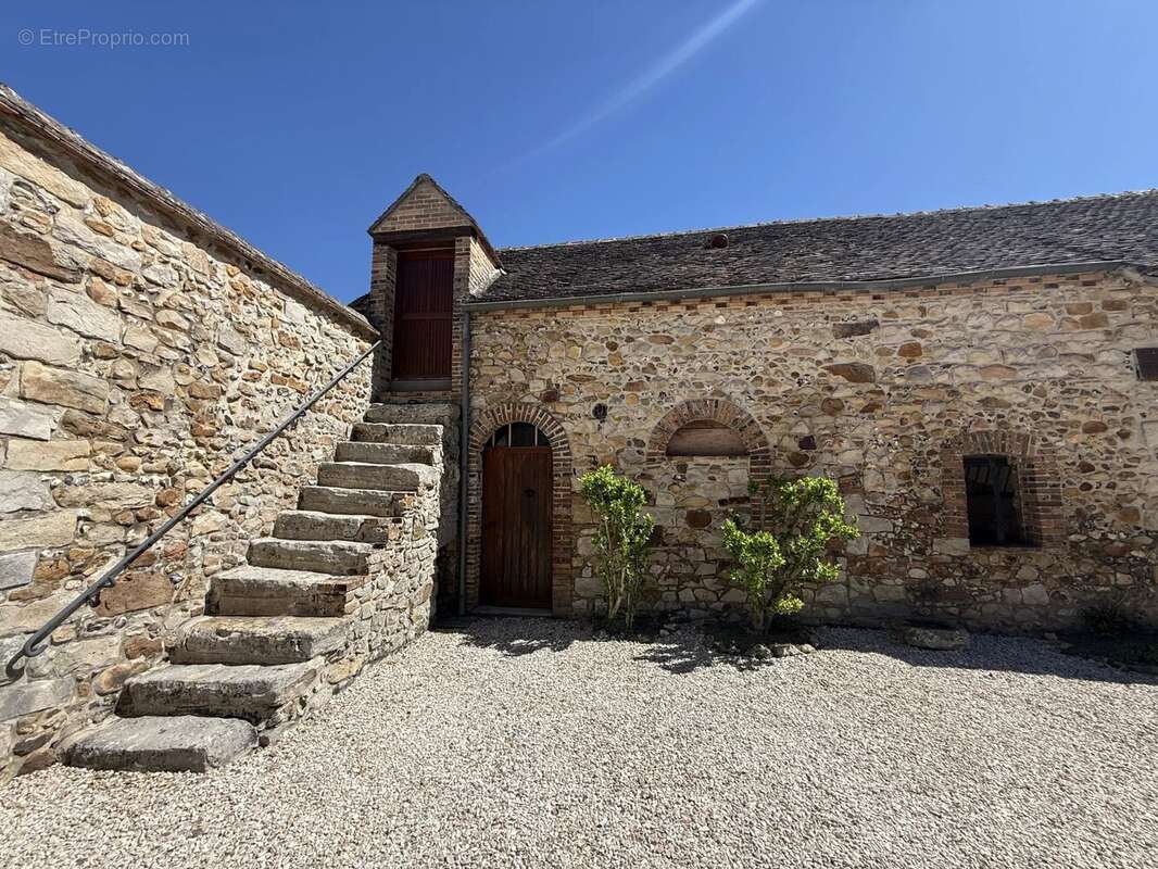 Maison à VILLEMANOCHE